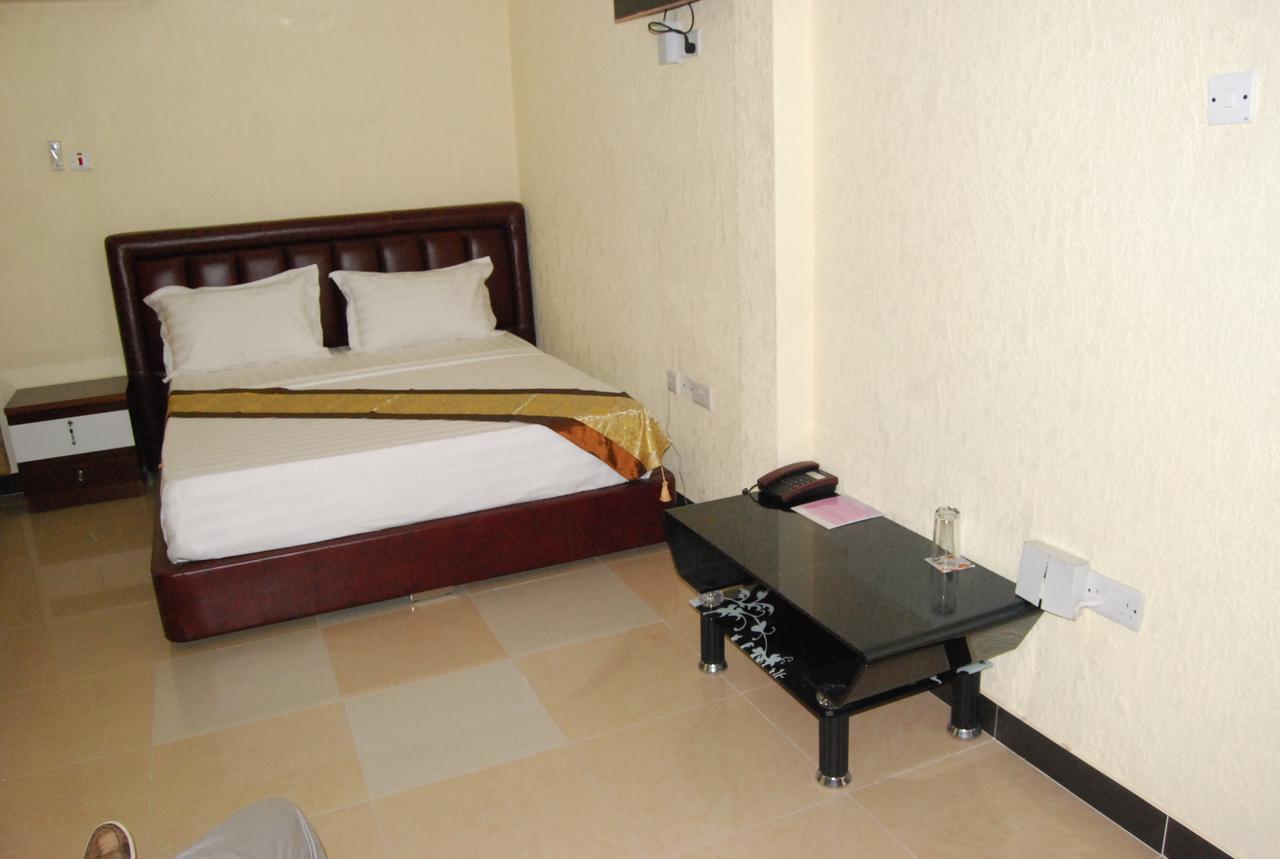 Best Point Hotel 다르에스살람 외부 사진
