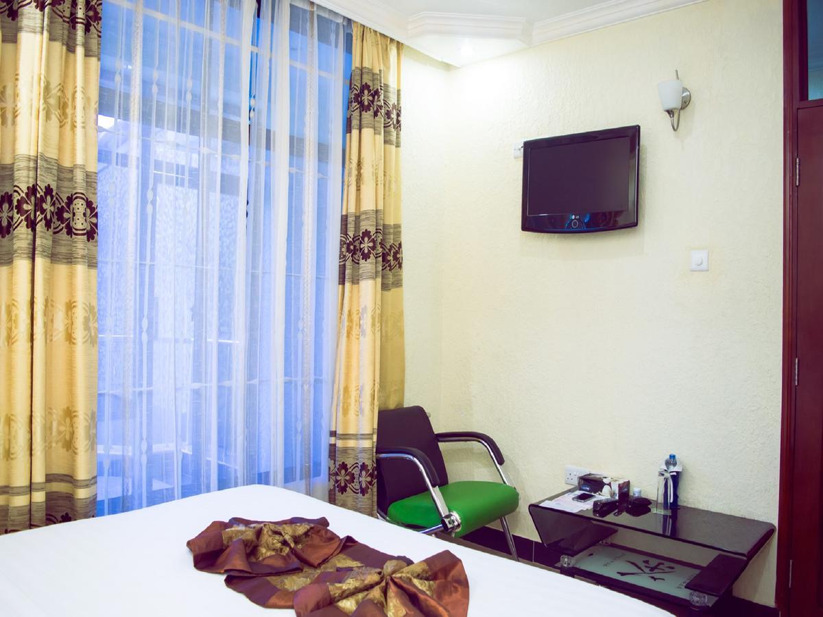 Best Point Hotel 다르에스살람 외부 사진